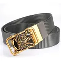 Grauer Nylon-Stoffgürtel für Herren mit goldener 3D-Skorpion-Metall-Automatikschnalle - Antikkupferschnalle - Dunkelgrau