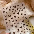 Goldene Schmetterling-Nagelaufkleber in Tiefbraun mit eleganten Metallic-Mustern - Herbst-Tintenschmetterling - Buntes Gold (M-1279)