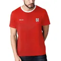T-shirt da calcio rossa da uomo con strisce nere orizzontali e colletto bianco - Stile a Righe Orizzontali Sottili Rosse E Nere (B129-9359)