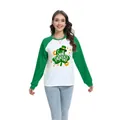 Damen St. Patrick's Day Raglan-T-Shirt mit grünem Kleeblatt und festlichen Hut-Grafiken - S / Oberteile / Feiertagsgrußmuster (H002-23A0042 Grün)