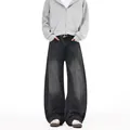 Dunkelgraue weite Jeans mit Vintage-Waschung und lässiger Clean-Fit-Passform - S / Schwarz