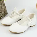 Elegant white leather Mary Jane shoes for girls with pearl strap and large side bow - EU 26 / White