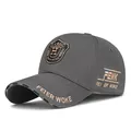 Casquette de baseball gris foncé avec broderie écusson FEWK et œillets métalliques - Gris / Réglable