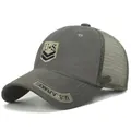 Cappellino trucker verde militare con ricamo a scudo US e dettagli sulla visiera - Taglia Unica Regolabile / Verde Militare