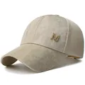 Gorra de béisbol de malla color champán con logo M metálico y brillantes diamantes - Talla Única Ajustable / Beige
