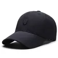 Berretto da baseball nero ad asciugatura rapida per uomo con logo R e tessuto traspirante - Regolabile / Blu navy