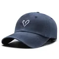 Berretto da baseball blu navy lavato vintage con ricamo a cuore bianco in cotone - Regolabile / Blu scuro