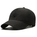 Casquette de baseball noire respirante avec trous laser et logo bouclier - Réglable / Noir
