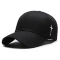 Cappellino da baseball nero in cotone con croce bianca ricamata sul lato - Taglia Unica Regolabile / Nero Croce Bianca