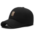 Winter-Baseballkappe für Herren in Schwarz mit Gehörschutz und Leder-Markenaufnäher - Einheitsgröße Verstellbar / Schwarz