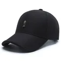 Cappellino da baseball nero classico con toppa in pelle e dettagli in rivetti - Taglia Unica Regolabile / Nero