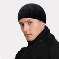 Schwarzes Strickset für Herren mit Beanie-Mütze, Halswärmer und warmen Handschuhen - Einheitsgröße / Mütze Und Halswärmer Und Handschuhe / Schwarz