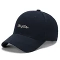 Dunkelblaue Baumwoll-Baseballkappe mit goldener Ruiyan-Stickerei und gebogenem Schirm - Einheitsgröße Verstellbar / Marineblau