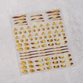 Minimalistische goldene Nageltattoos mit Herz- und Linienmotiven auf transparenter Folie - Goldherz-Stil (TK011)