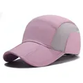 Faltbare, schnelltrocknende Baseballkappe in Altrosa mit grauen Mesh-Einsätzen - Rosa