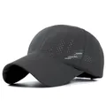 Cappello da sole uomo grigio scuro ad asciugatura rapida con fori laser traspiranti e stampa - Regolabile / grigio scuro