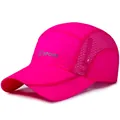 Sneldrogende mesh baseballpet in magenta roze met grijs Sport-logo en schildvorm - Verstelbaar / Rozerood