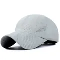 Berretto da baseball grigio chiaro in rete traspirante con fori tagliati al laser - Regolabile / Grigio chiaro