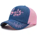 Gorra de béisbol de mezclilla azul y rosa con bordado de corazón y malla - Ajustable / Rosa