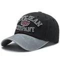 Gorra vintage desgastada negra y gris con letras bordadas y el número 67 rojo claro - Ajustable / Negro