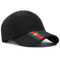 Casquette noire avec ruban rayé rouge et vert et broderie d'abeille dorée chic - Réglable / Style Abeille Noir