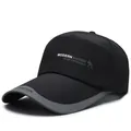Ademende mesh baseballpet in zwart en grijs met modern sportlogo voor buiten sport - Verstelbaar / Zwart