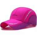 Casquette de course à séchage rapide rose et violet avec détails réfléchissants et mesh - Réglable / Rouge Rose