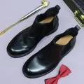 Classic black leather Chelsea boots for men with elastic side panels and metal shoehorn - EU 38 / Black