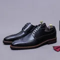 Classic black leather Brogue Derby shoes with wingtip detailing and elegant perforations - EU 37 / Black