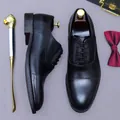 Klassische schwarze Oxford-Schuhe aus Leder mit poliertem Finish und gewachsten Schnürsenkeln - EU 39 / Schwarz und Grau