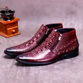 Stivaletti da uomo bordeaux in pelle con motivo a coccodrillo, zip laterale e punta stretta - EU 37 / Borgogna