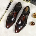Scarpe derby in pelle marrone lucida per uomo con elegante sfumatura di colore - 37 / Borgogna