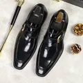 Scarpe monk strap in pelle verniciata nera lucida con fibbia dorata e punta quadrata - EU 37 / Nero
