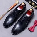 Classiche scarpe brogue in pelle nera da uomo con eleganti dettagli forati per il business - EU 37 / Nero