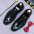 Classic black Brogue men's dress shoes with wingtip perforated leather detail - EU 38 / Black