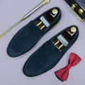 Mocassini da uomo in pelle scamosciata blu navy con trama opaca e tendiscarpe in legno - 38 / Blu scuro