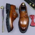 Scarpe monk strap da uomo in pelle marrone con suola spessa e fibbia singola in metallo - EU 37 / Marrone