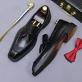 Mocassini classici da uomo in pelle nera con nappe e punta quadrata elegante - EU 37 / Nero