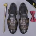 Sandalias de cuero marrón oscuro para hombre con diseño trenzado y cierre de hebilla - EU 37 / Café