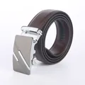Bruine leren herenriem met getextureerde nerf en een zilverkleurige automatische gesp - 100-135 / Bruin