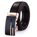 Cintura da uomo in pelle testa di moro con fibbia automatica nera e oro in stile business - 120cm / Marrone Oro (053)