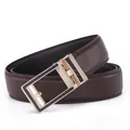 Cinturón de cuero marrón para hombre con hebilla automática de lujo oro y carbono - Estilo Marrón con Hebilla Dorada / Talla 110