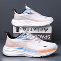 Herren Laufschuhe aus weißem Mesh mit blauen und orangen Streifen Details - EU 38 / Weiß und Orange