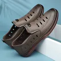 Herren Leder-Sandalen in Braun mit Cut-Outs und rutschfester Gummisohle für den Sommer - EU 38 / Khaki