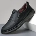 Men's black leather loafers with warm brown fur lining and anti-slip rubber sole - EU 38 / Black / Fleece Lined