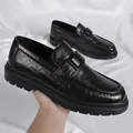Men's black leather loafers with metal buckle and chunky lug sole in business casual style - EU 38 / Black (With Buckle)