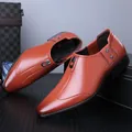 Mocassini in pelle marrone con fibbia argentata e borchie per abbigliamento formale - EU 38 / Scarpe Singole Marroni