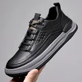 Men's casual leather sneaker in black with stylish layered grey breathable sole - EU 38 / Black