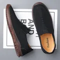 Mocasines casuales negros para hombre con suela de goma marrón y detalles de costura - 38 / Estilo Liso / Negro