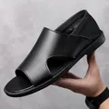Sandalias para hombre en cuero negro de grano litchi con diseño de punta abierta - 38 / Negro (333)